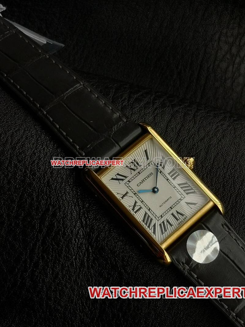 Cartier super clone watch F1 factory tank white dialyellow gold case 2899MCmovementleather strap model front live photo