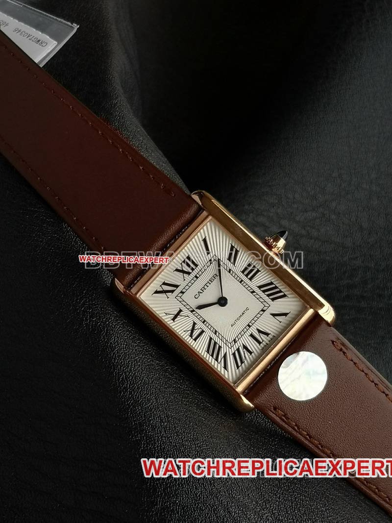 Cartier best replica watch F1 factory tank white dialrose gold case 2899MCmovementleather strap model front live photo