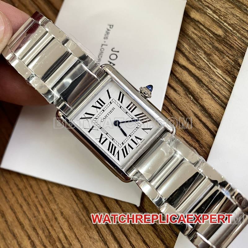 Super clone relógio tanque mostrador branco mãos de aço azulado pulseira de aço mecânico modelo Cartier — luxury replica watch guide | Watch Replica Expert