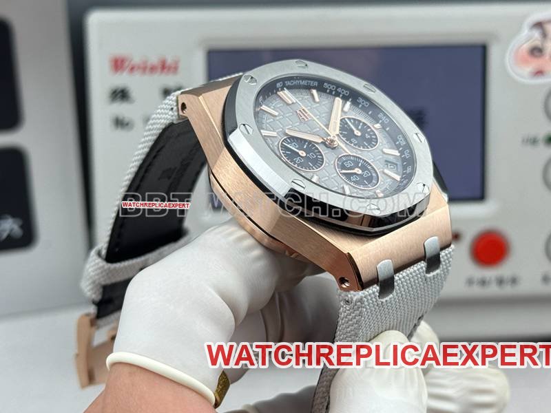 Audemars Piguettop-tier replica watch LS factory Royal Oak offshore type 43MM gray plate rubber model 26420side live photo