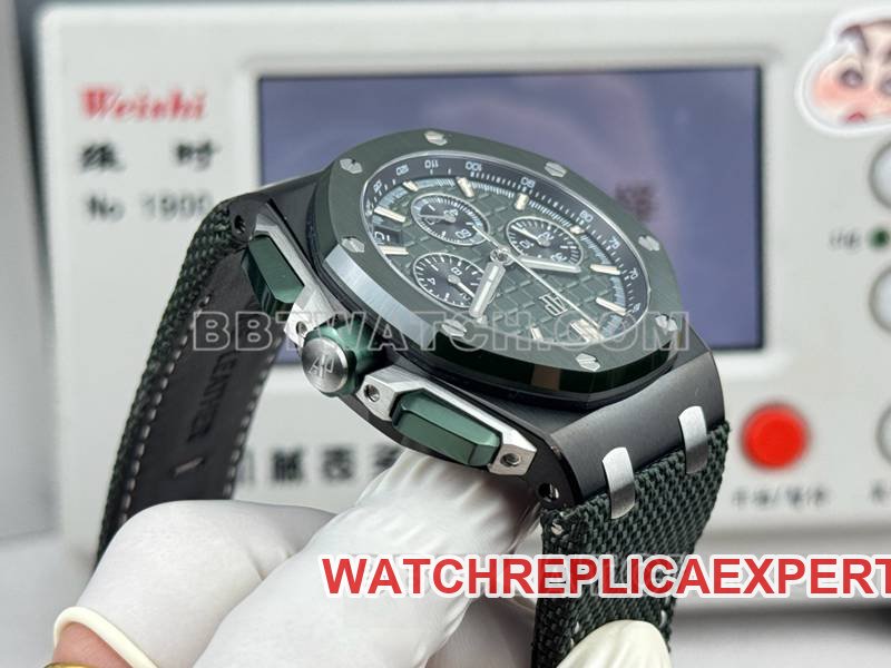 Audemars Piguet super clone watch LS factory Royal Oak offshore type 43MM green dialchronograph mechanical rubber model 26420side live photo