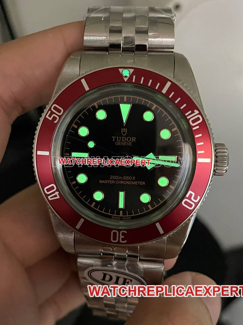 Tudor super clone watch DIF factory Biwan 41mm small red shield mechanical steel bracelet model lumelive photos