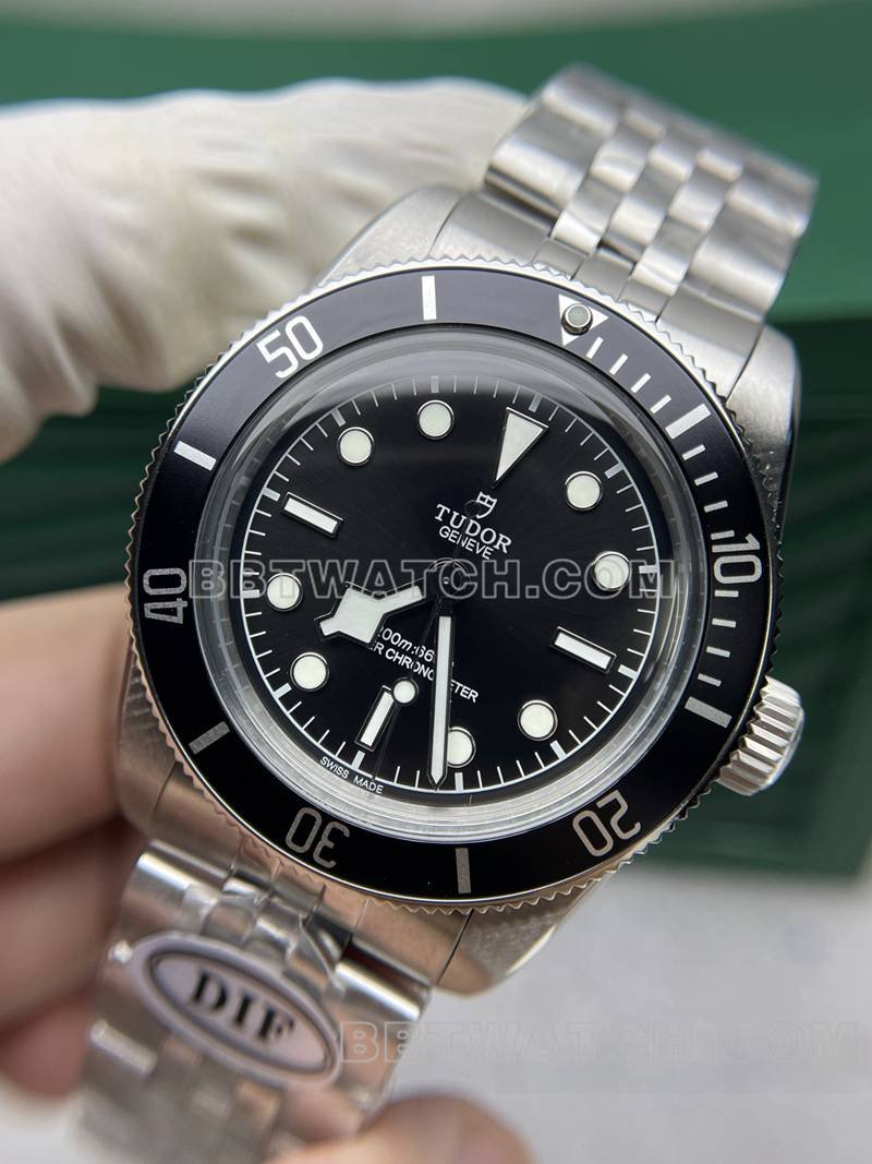 Tudor best replica watch DIF factory Biwan 41mm black dial mechanical steel bracelet front live photo