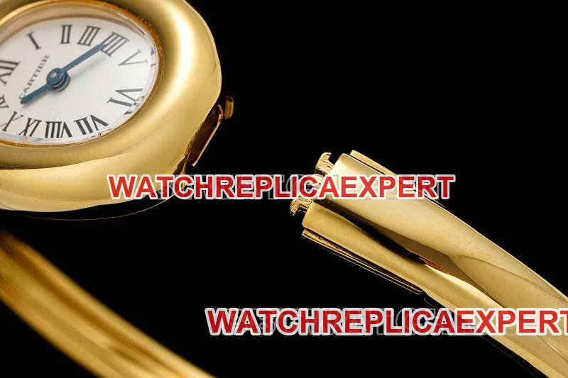 Cartier super clone watch BLS factory bathtub 15 size quartz bracelet watch front live photo