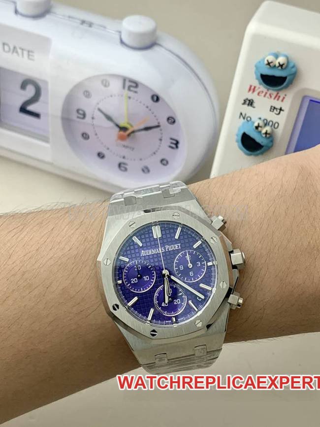 Super Clone Watch Royal OakBLS Factory Audemars Piguet Purple Disc Mechanical 26420front live photo