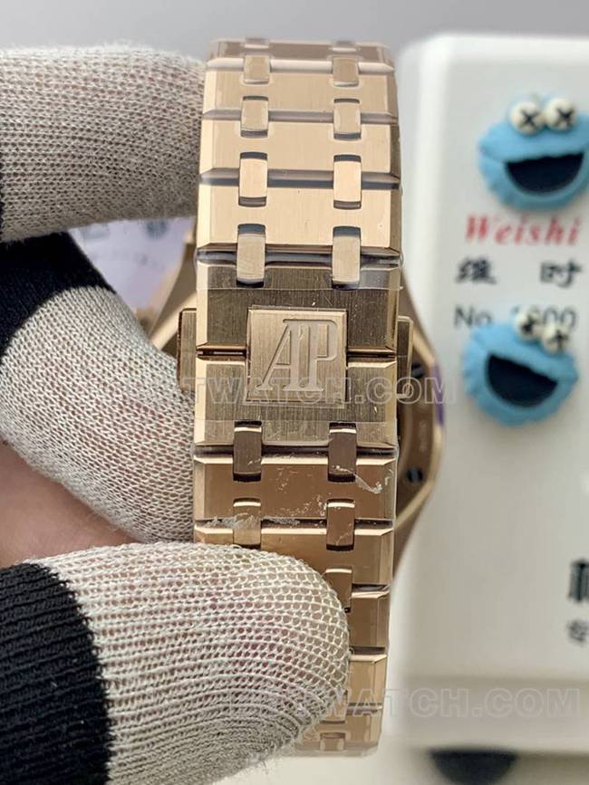 top-tier replica watch Audemars PiguetBLS factory Royal Oakrose goldblack dial mechanical 26420braceletlive photos