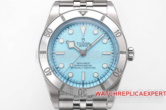 Best replica watch Tudor Biwan ZF factory blue dial54 type M79000front live photo