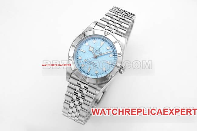 Best replica watch Tudor Biwan ZF factory blue dial54 type M79000front live photo