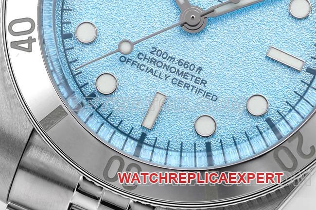 Best replica watch Tudor Biwan ZF factory blue dial54 type M79000front live photo