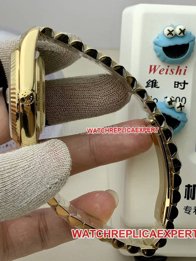 top-tier replica watch Rolexyellow goldPPM factory Day-Date mechanical gold plate Roman numerals side live photo
