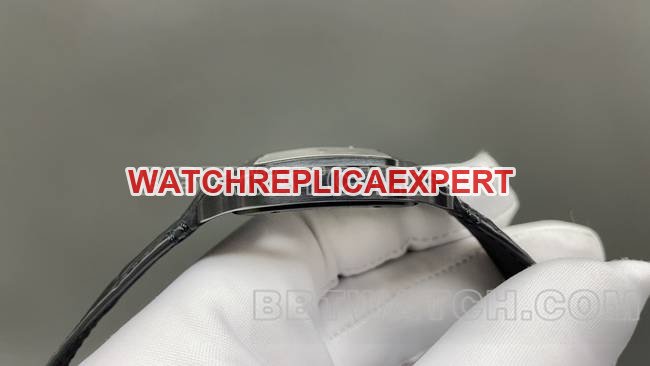 Best replica watch Santos MLF factory Cartier black hollow plate mechanical leather strap model side live photo
