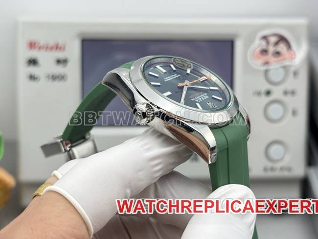 Best replica watch magnetic type VS FactoryRolexgreen dial green rubber model side live photo