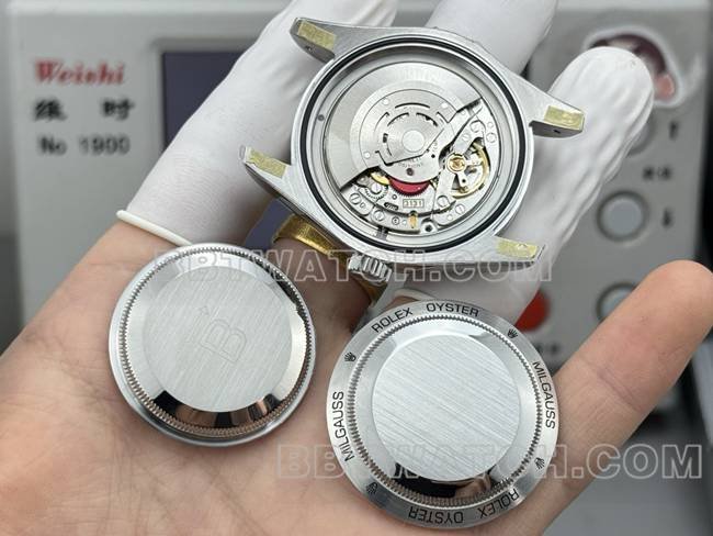 Best replica watch magnetic type VS FactoryRolexgreen dial green rubber caseback live photo