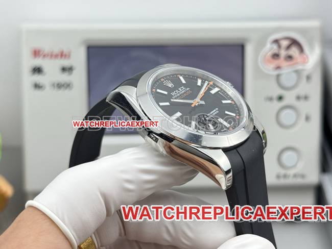 top-tier replica watch magnetic type VS FactoryRolexblack dial black rubber model side live photo