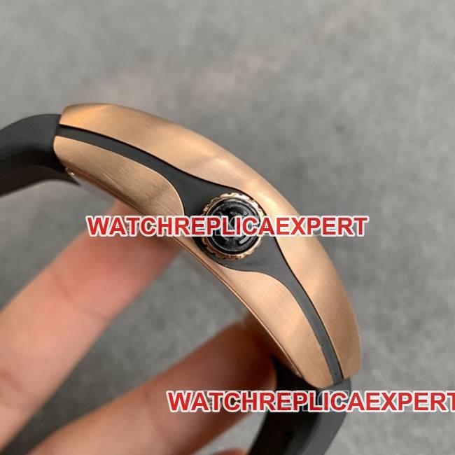 Frank Muller ABF factory top-tier replica watch V45black dial gold case leather braceletside live photo