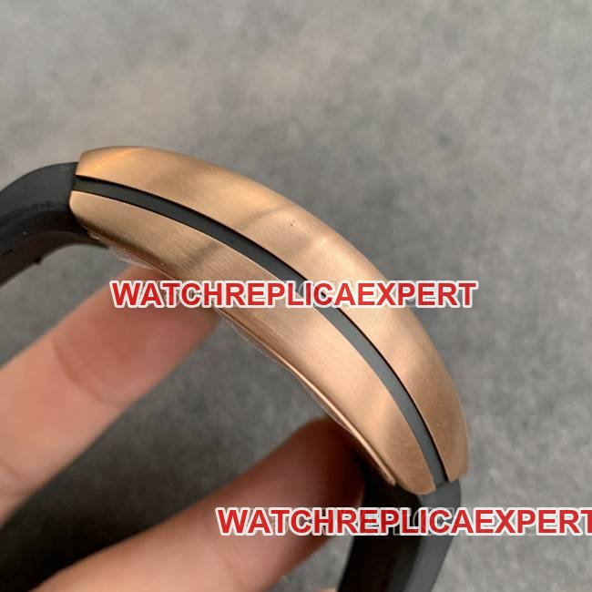 Frank Muller ABF factory top-tier replica watch V45black dial gold case leather braceletside live photo