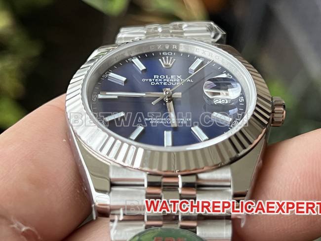 Best replica watch ERF factory log Rolexblue dial3235 mechanical 41mmfront live photo
