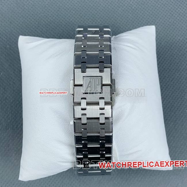 top-tier replica watch Royal OakAPS factory Audemars Piguetblue dial26331braceletlive photos