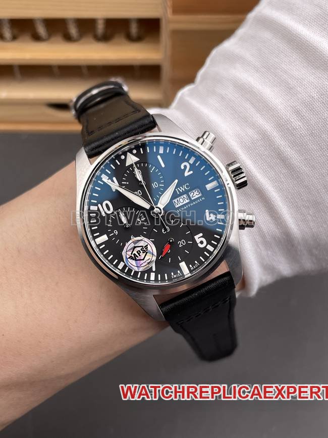 Super clone watch APS factory pilot IWC black dialchronograph leather bracelet wear live photos