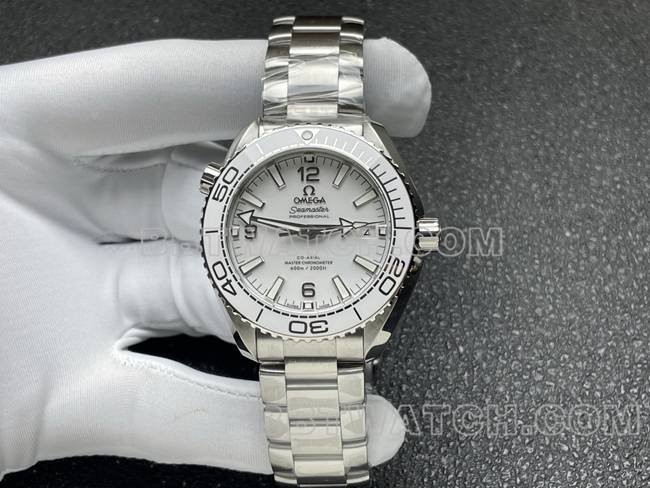 Melhor réplica de relógio vs fábrica Seamaster mostrador branco 8800 mecânica caixa de aço inoxidável de 39,5 mm com moldura de cerâmica branca — luxury replica watch guide | Watch Replica Expert