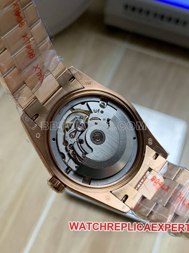 Best replica watch QF factory Day-DateRolex ice blue dialrose gold2836 mechanical 36mmcaseback live photo