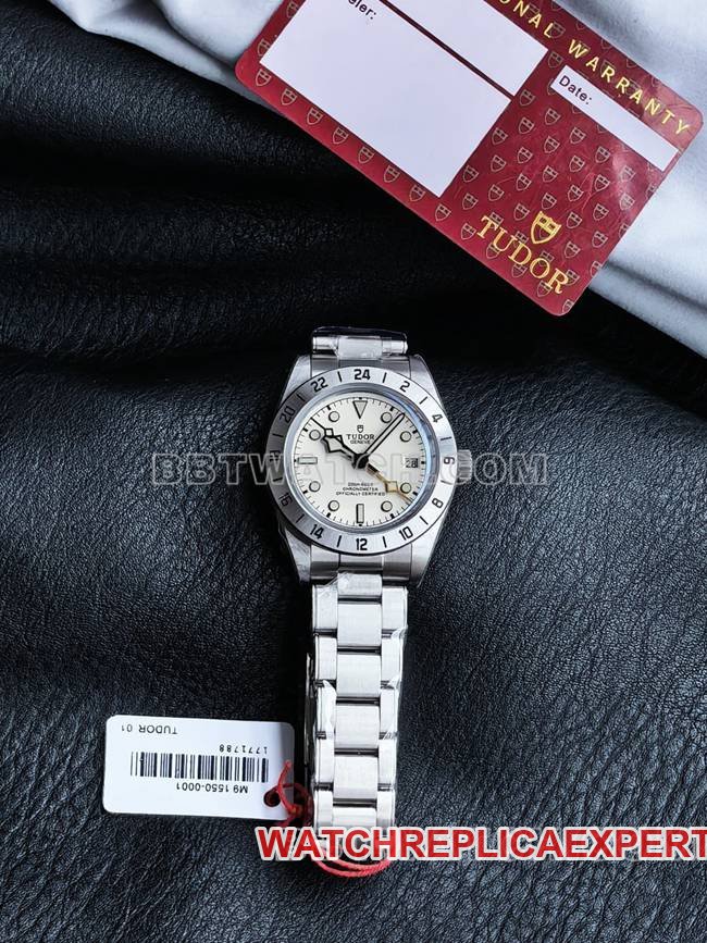 Black Bay 3CF Factory Beste Replik-Uhr von Tudor, weißes Zifferblatt, Stahlarmband, 39 mm x 12,8 mm, 24-Stunden-Aluminiumlünette mit fester Skala, 8 mm — luxury replica watch guide | Watch Replica Expert