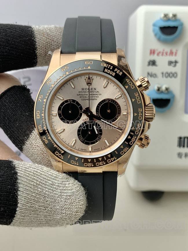 Rolex Daytona QF Factory 1:1 Réplica de super clone com mostrador em ouro rosa, movimento mecânico 4131 e pulseira de borracha — luxury replica watch guide | Watch Replica Expert