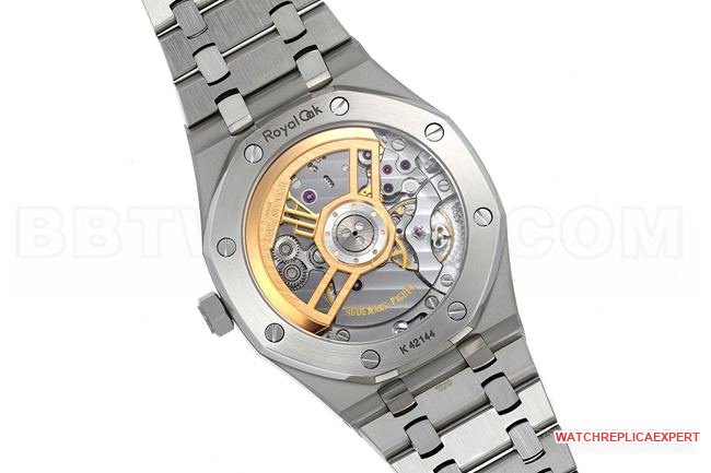 1:1replica watchZF FactoryRoyal OakAudemars Piguetsilver dial15500caseback live photo