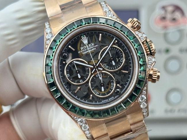 Best replica watch RolexPPM factory Daytona hollow plate emerald diamond bezelfront live photo