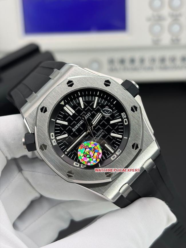 Best replica watch APS factory Royal Oak offshore Audemars Piguetblack dial15710front live photo