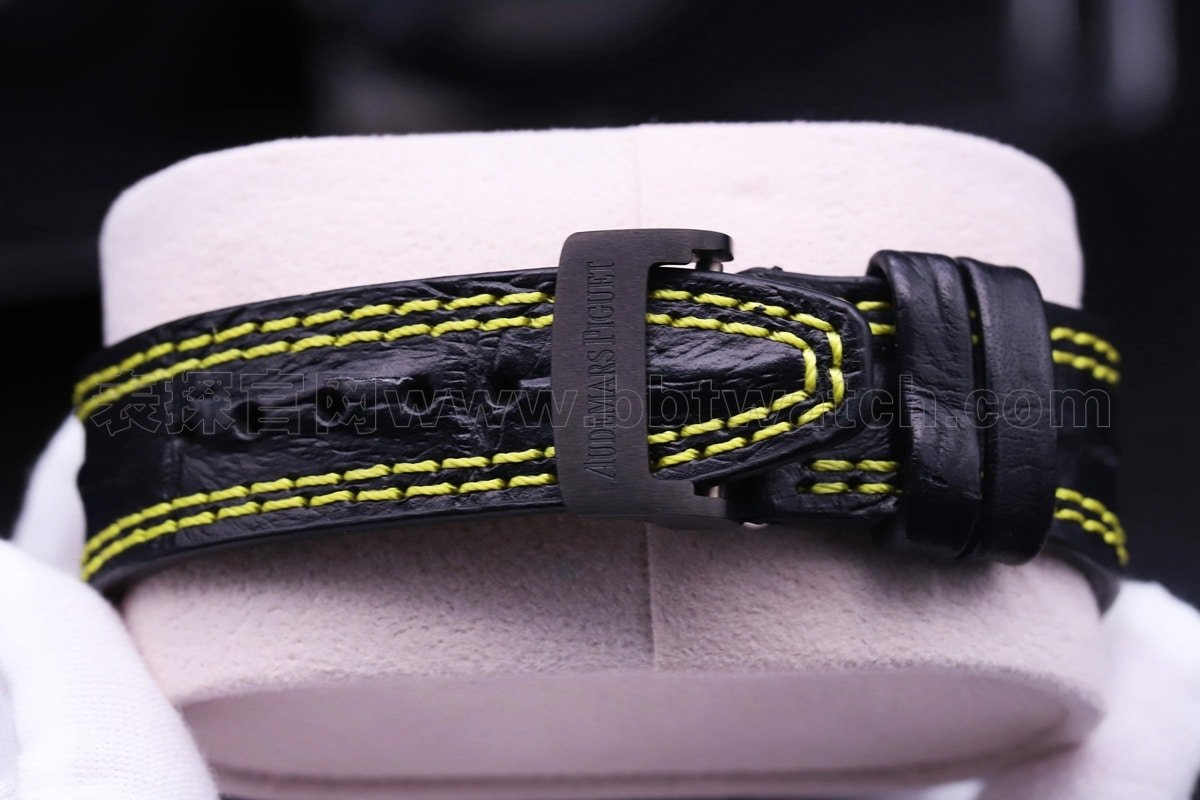 AP 26176FO Carbon Fiber 42mm Diameter 3126 Movement Replica Men's Watch Review Buckle Photos