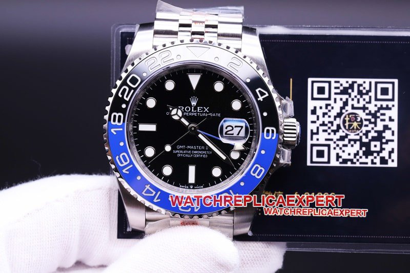 V9 FactoryRolexGMT-Master replica watch review Black and blue circle commemorative bracelet front view
