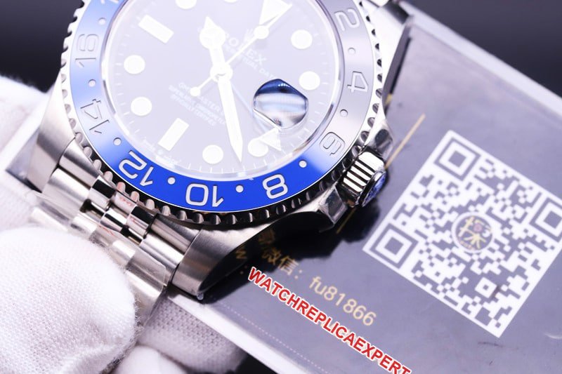 V9 FactoryRolexGMT-Master replica watch review black and blue circle commemorative bracelet detail shots