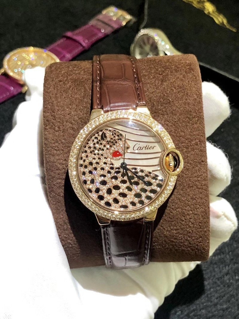 Cartier blue balloon domineering leopard face diameter 36mm Swiss movement front view