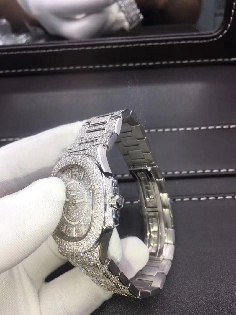Patek Women's Nautilus 18K gold full diamonds 37mm detail shots