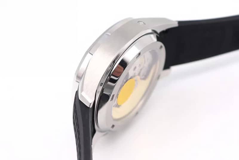 OM Factorytop-tierhigh-quality replicaPatek Philippe grenade chronograph watch new 5968A-001 integrated movement watch black rubber bracelet side view
