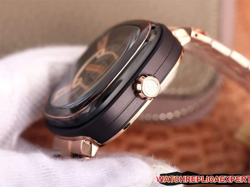 Seven day display five replica watch SEVENFRIDAY/automatic movementmen's watch Swiss steel bracelet large dialrose gold color side view