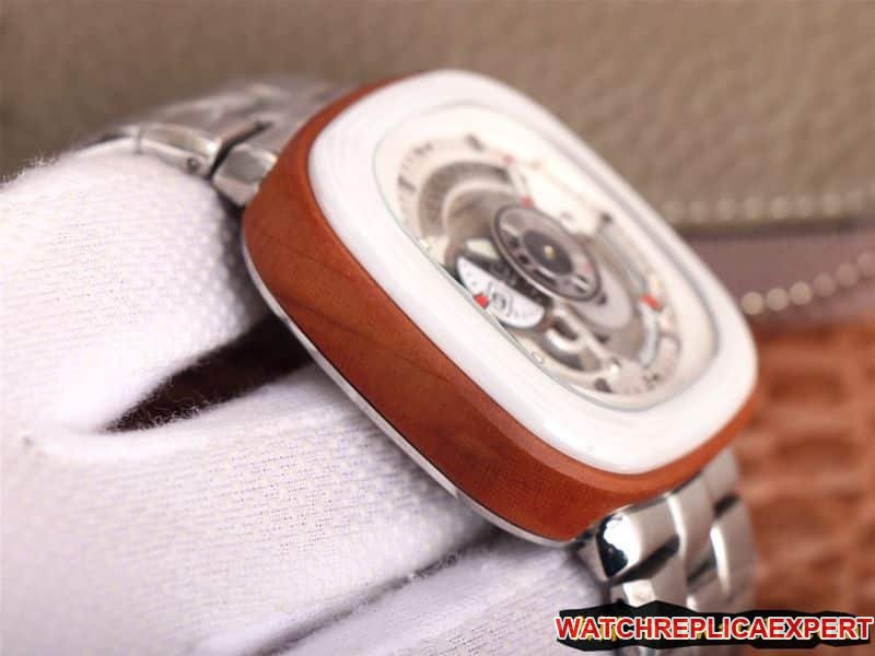 Replica seven day display five watch SEVENFRIDAY/automatic movementmen's watch Swiss steel bracelet large dial white side view