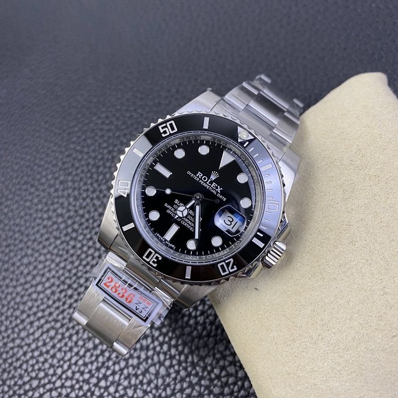 Rolex Black Submariner V3 version replica watch front view
