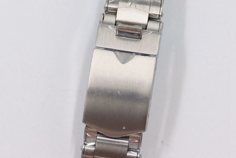 Tudor Tudor Biwan series M79030N-0001 watch replica watch clasp picture