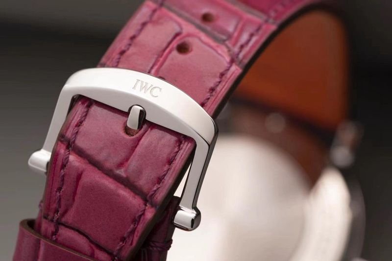 IWC's masterpiece women's model Portofino super clone watch clasp picture