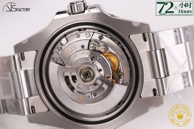 Rolexreplica watch Black Submariner watch movement picture