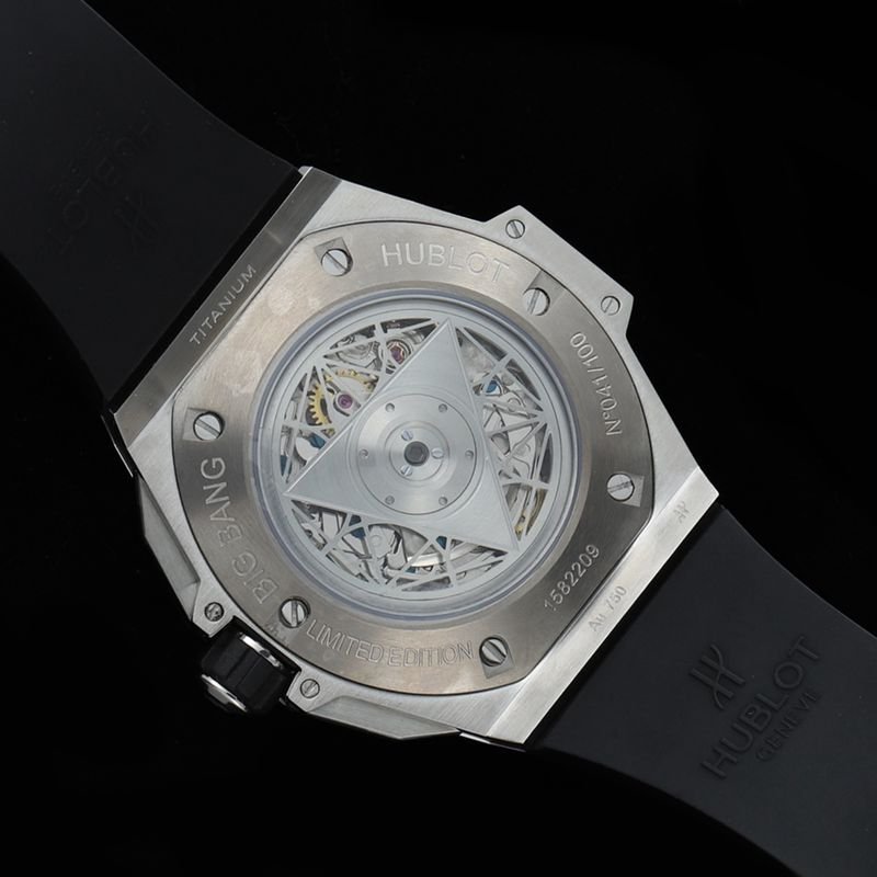 HublotHublotsuper clone watch new BigBangSangBleuII tattoo men's mechanical watch back cover picture