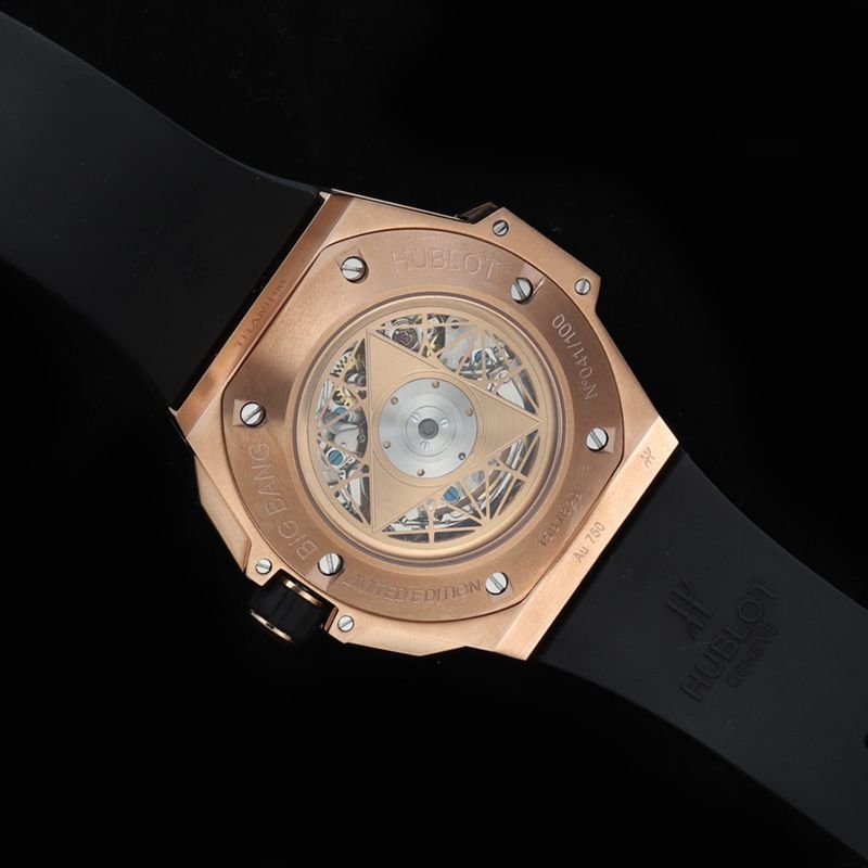 HublotHublothigh-quality replica watch new BigBangSangBleuII tattoo men's mechanical watch movement picture