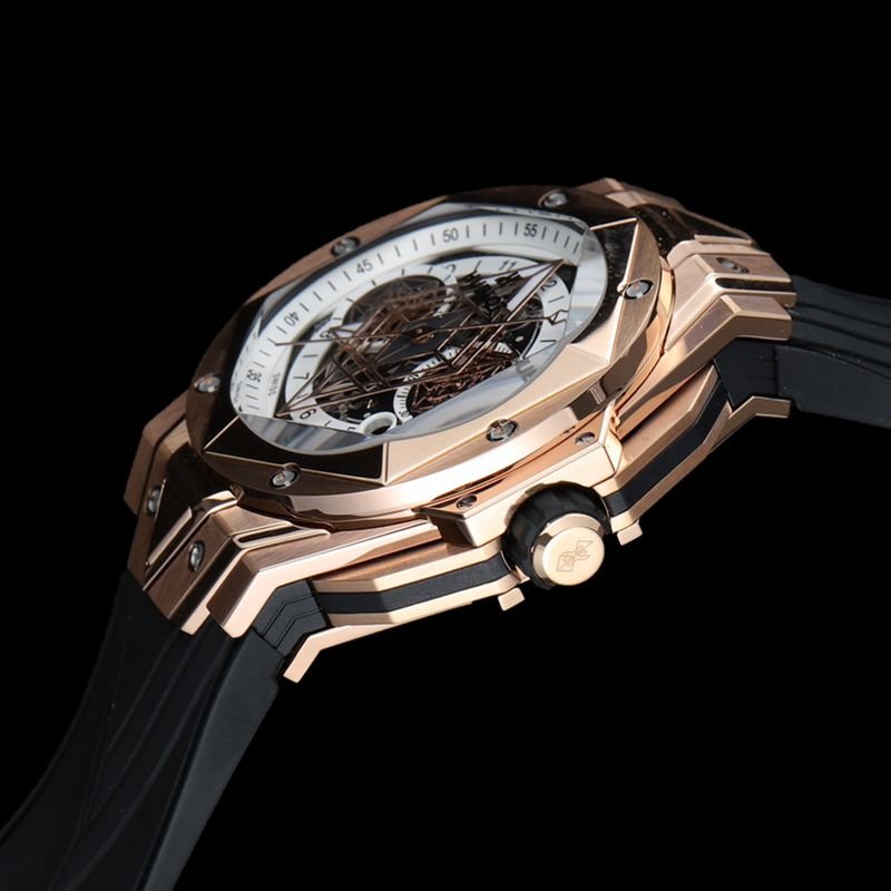 HublotHublothigh-quality replica watch new BigBangSangBleuII tattoo men's mechanical watch side view