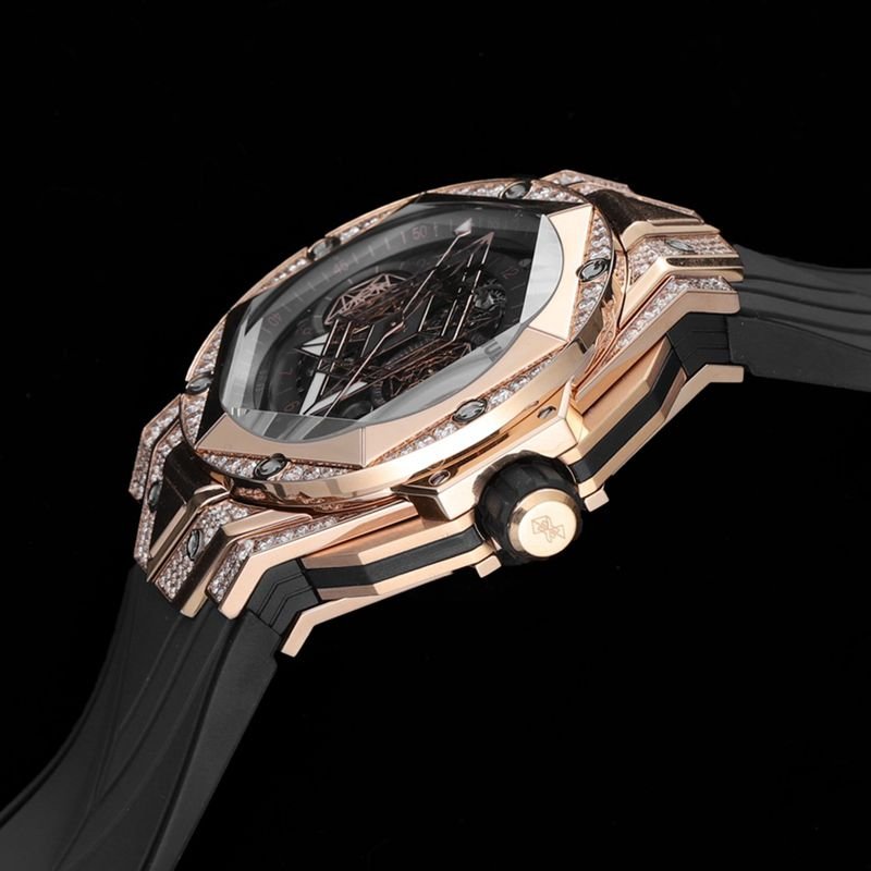 HublotHublothigh-quality replica watch brand new BigBangSangBleuII tattoo men's mechanical watch side view