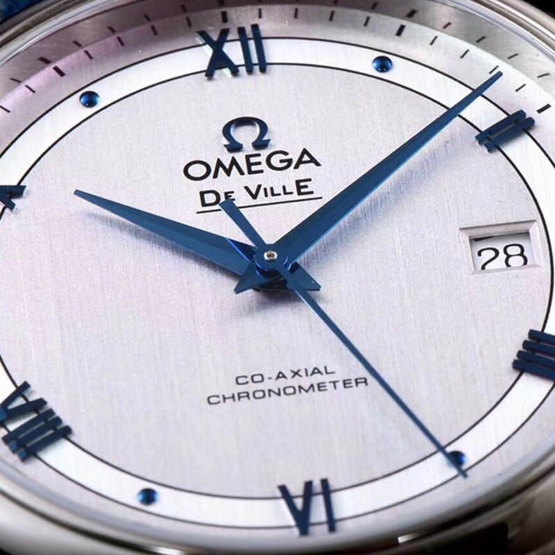 Omegareplica watch disc flying business series men's mechanical ultra-thin watch light gray orbit butterfly flying detail shots
