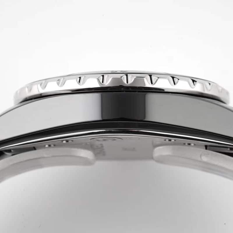 Chaneltop-tierhigh-quality replica watch J12 series ladies quartz watch side view
