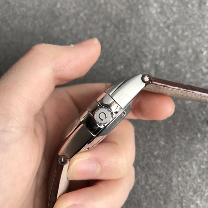 Omega Top Replica Watches Fifth Generation Constellation Series Men's Mechanical Watch Side View