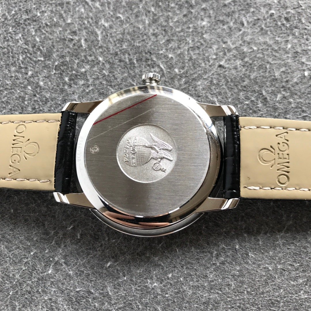 Omegatop-tiersuper clone watch Diefei series white men's mechanical watch back cover picture